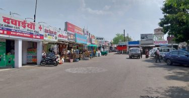 Stopped using single use plastic, handcart shopkeepers kept two dustbins with them