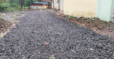 The contractor forgot to put ballast on the road, the driver got injured after falling
