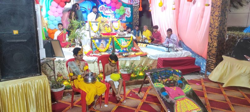 Offered Chhappan bhog after worshiping Lord Govardhan.