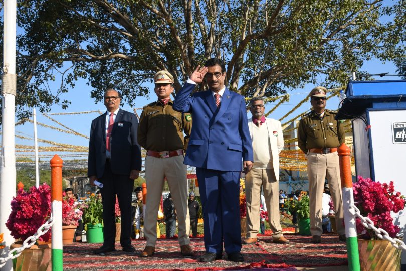 Executive Director hoisted tricolor at BHEL Bhopal, CISF gave salute