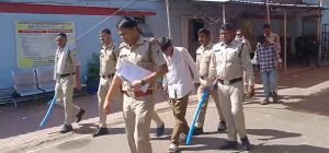 Four accused arrested for allegedly attacking a passerby with intent to kill and sent to jail